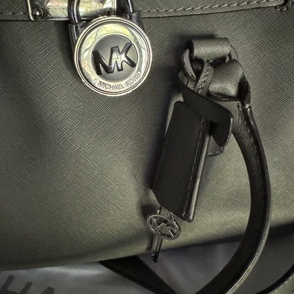 Michael Kors Authentic Michael Kors Grey Lock & Key Purse - Picture 4 of 15